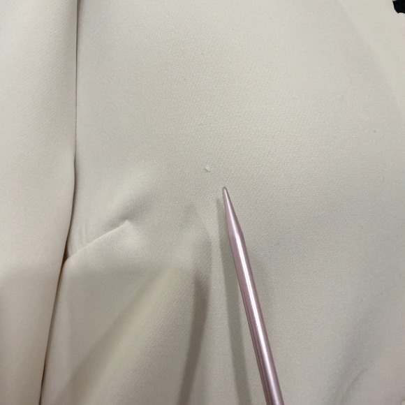 Banana Republic Long Sleeve Blouse Womens Medium Cream Elegant Office Minimalist - Picture 6 of 10